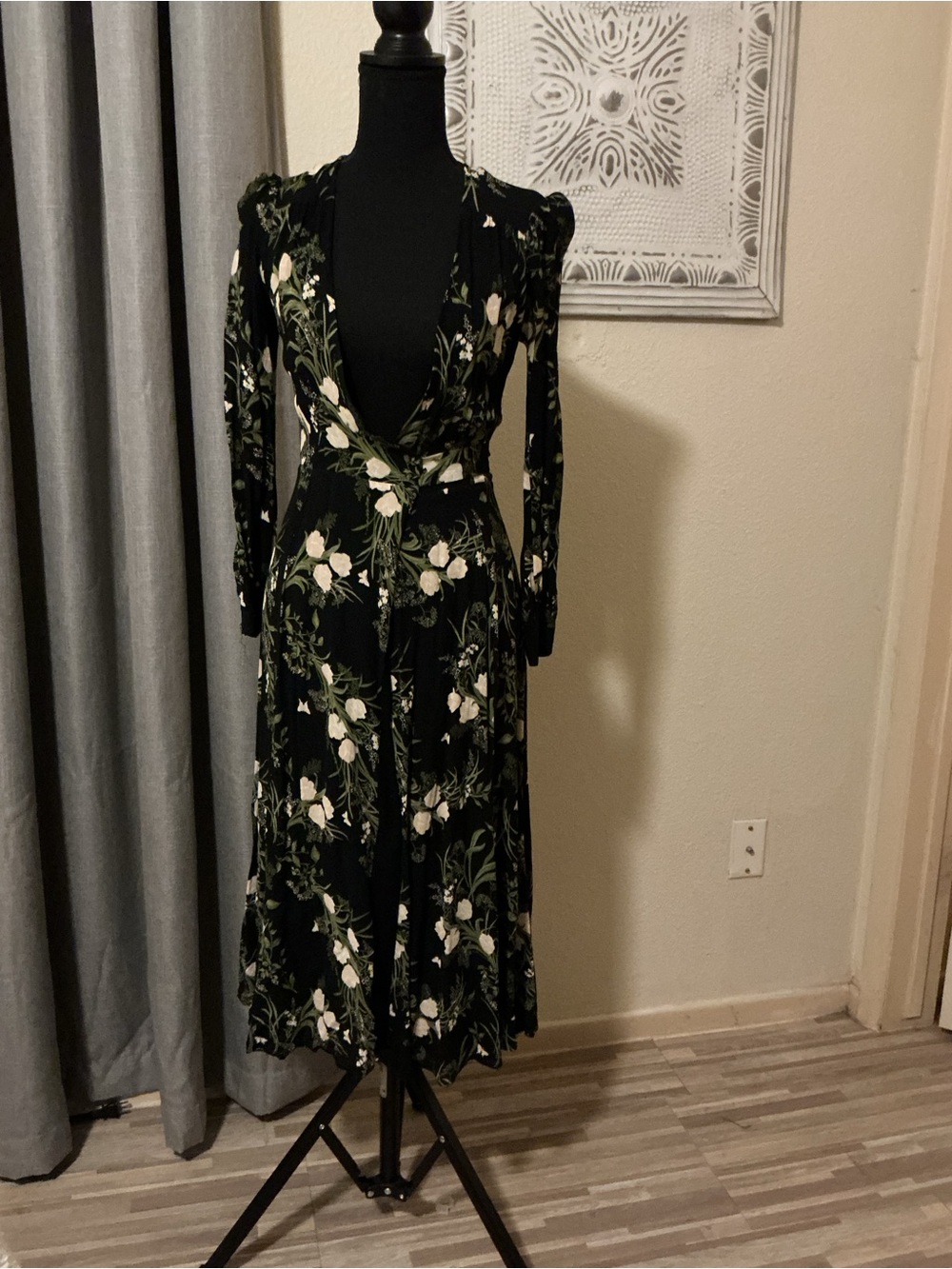 Reformation Susanna dress - Picture 3 of 14